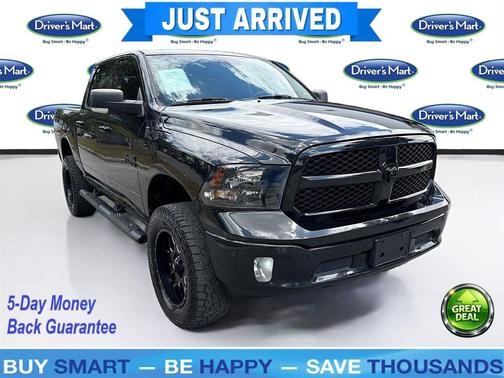 Brilliant Black Crystal Pearlcoat 2018 RAM 1500 Big Horn