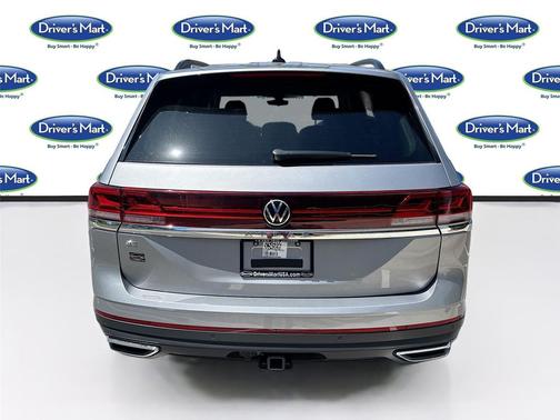 Silver Mist Metallic 2025 Volkswagen Atlas 2.0T SE w/Technology