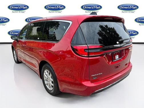 Red Hot Pearlcoat 2025 Chrysler Pacifica L