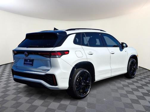 2025 Volkswagen Tiguan 2.0T SE R-Line Black