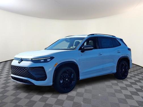 2025 Volkswagen Tiguan 2.0T SE R-Line Black