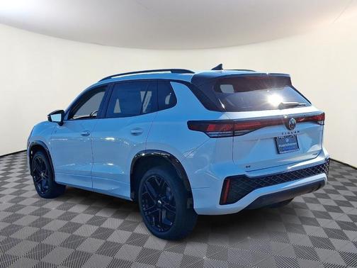 2025 Volkswagen Tiguan 2.0T SE R-Line Black