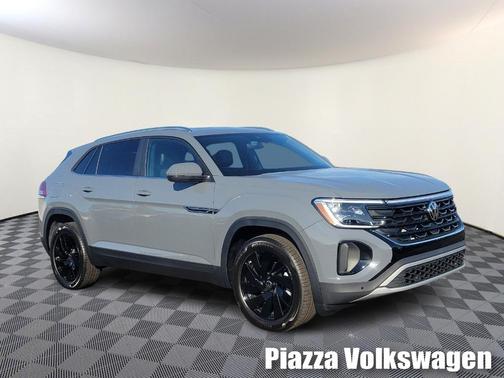 2025 Volkswagen Atlas Cross Sport 2.0T SE w/Technology