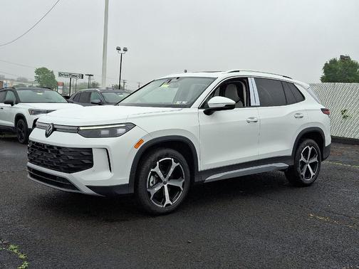 2025 Volkswagen Tiguan 2.0T SE