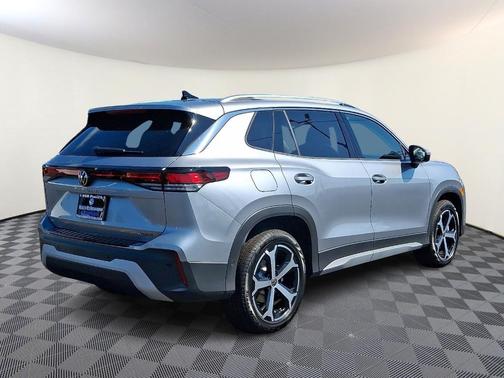 2025 Volkswagen Tiguan 2.0T SE
