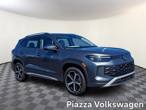 Platinum Gray Metallic 2026 Volkswagen Tiguan 2.0T SE SUV