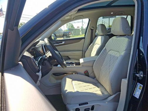 2025 Volkswagen Atlas 2.0T SEL Premium R-Line