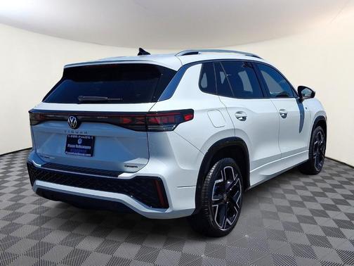 Opal White Pearl 2026 Volkswagen Tiguan 2.0T SEL