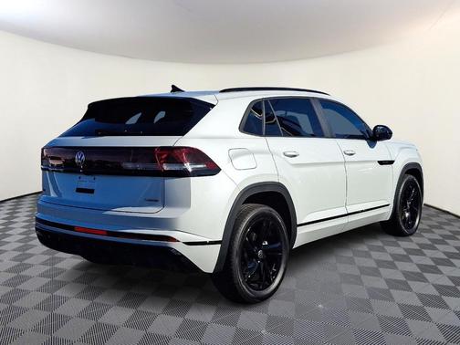 2026 Volkswagen Atlas Cross Sport 2.0T SEL R-Line Black