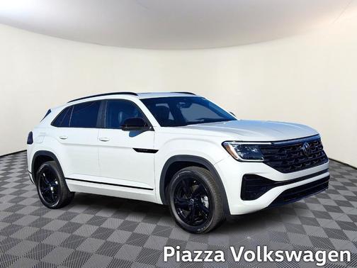 2026 Volkswagen Atlas Cross Sport 2.0T SEL R-Line Black