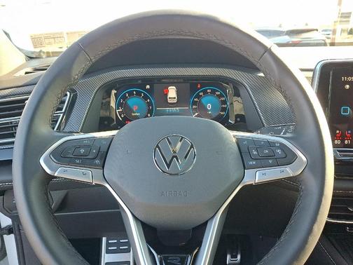 2026 Volkswagen Atlas Cross Sport 2.0T SEL R-Line Black