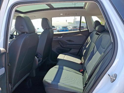 2025 Volkswagen Tiguan 2.0T SE