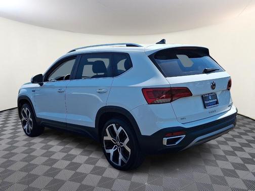 Pure White 2022 Volkswagen Taos 1.5T SEL