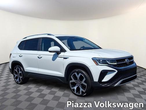 Pure White 2022 Volkswagen Taos 1.5T SEL