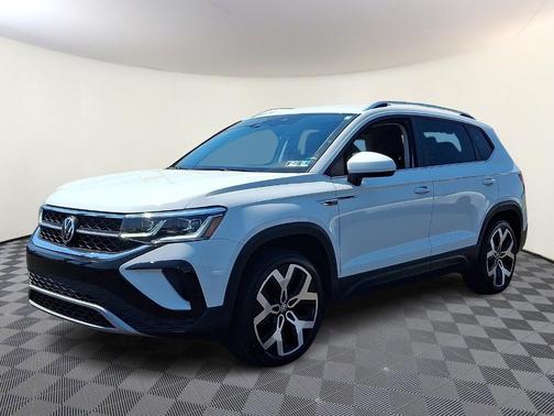 Pure White 2022 Volkswagen Taos 1.5T SEL