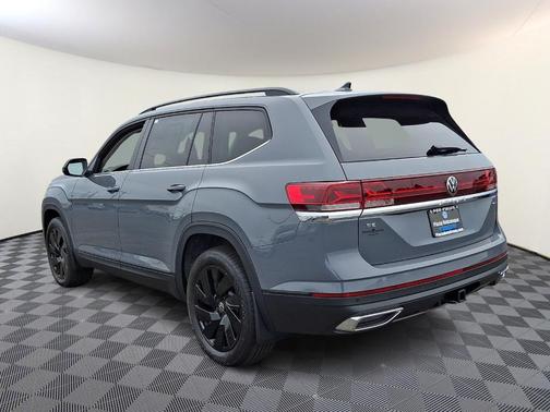 Pure Gray 2026 Volkswagen Atlas 2.0T SE W/TECHNOLOGY