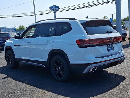 2025 Volkswagen Atlas 2.0T Peak Edition