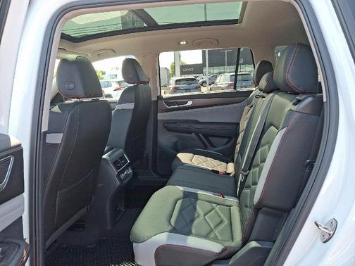 2025 Volkswagen Atlas 2.0T Peak Edition