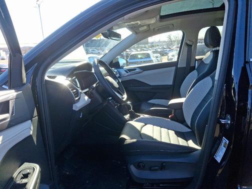 2025 Volkswagen Taos 1.5T SEL