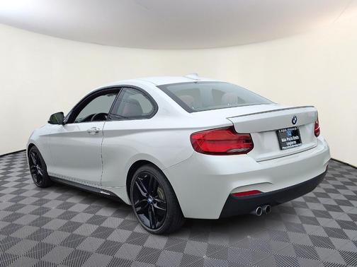 Mineral White Metallic 2018 BMW 230 i xDrive