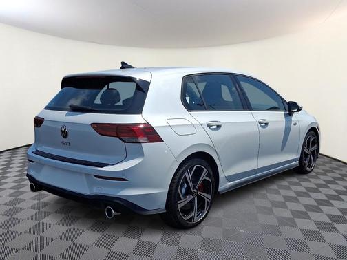 Opal White Pearl 2026 Volkswagen Golf GTI SE