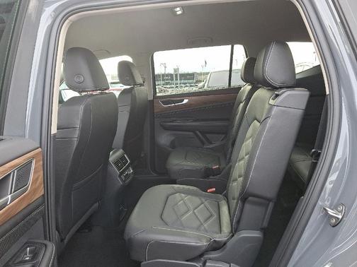 2026 Volkswagen Atlas 2.0T SE