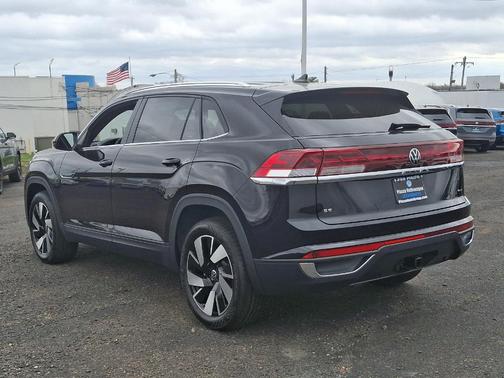 2025 Volkswagen Atlas Cross Sport 2.0T SE w/Technology