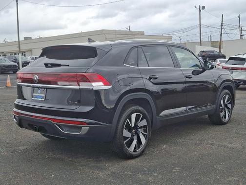 2025 Volkswagen Atlas Cross Sport 2.0T SE w/Technology