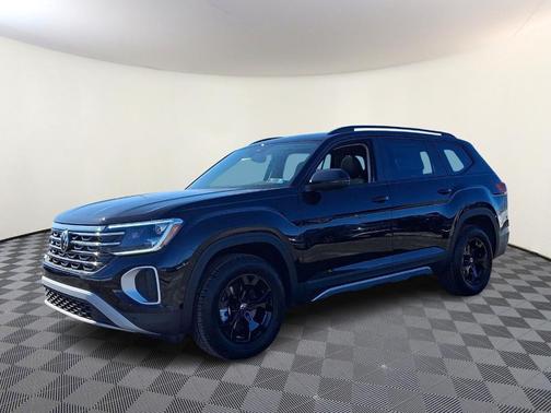 Deep Black Pearl Effect 2026 Volkswagen Atlas 2.0T Peak Edition