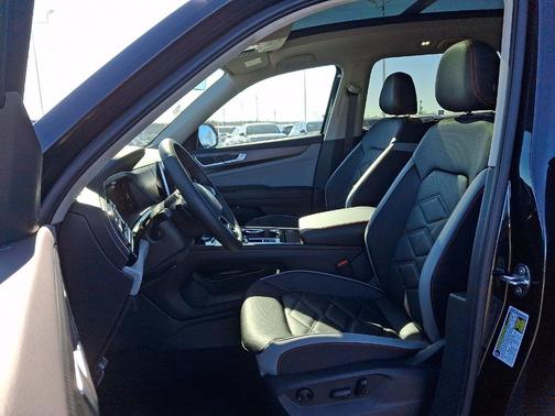 Deep Black Pearl Effect 2026 Volkswagen Atlas 2.0T Peak Edition