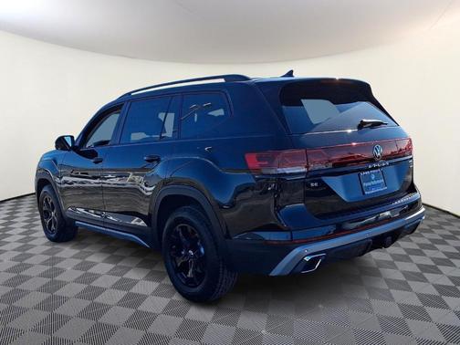 Deep Black Pearl Effect 2026 Volkswagen Atlas 2.0T Peak Edition