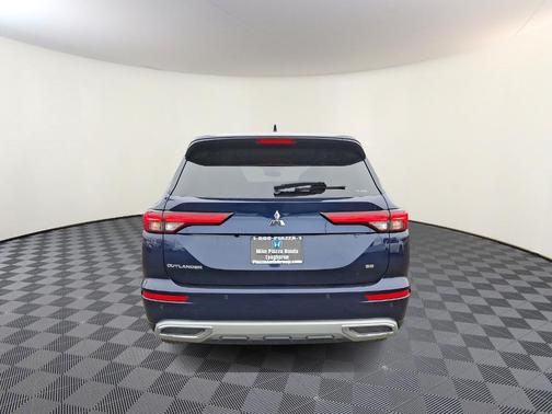Cosmic Blue Metallic 2024 Mitsubishi Outlander SE