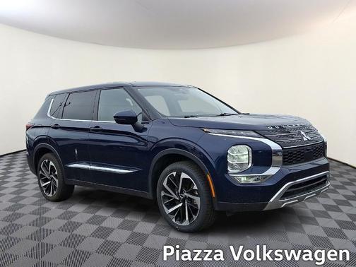 Cosmic Blue Metallic 2024 Mitsubishi Outlander SE