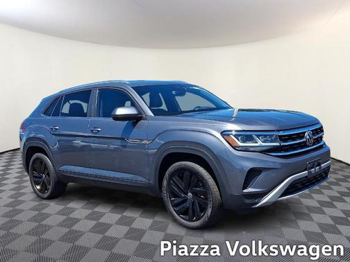 Platinum Gray Metallic 2023 Volkswagen Atlas Cross Sport 2.0T SE w/Technology
