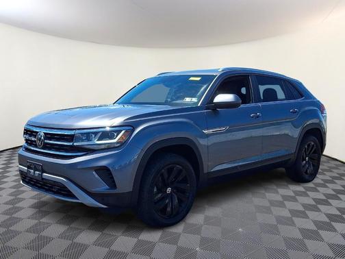 Platinum Gray Metallic 2023 Volkswagen Atlas Cross Sport 2.0T SE w/Technology