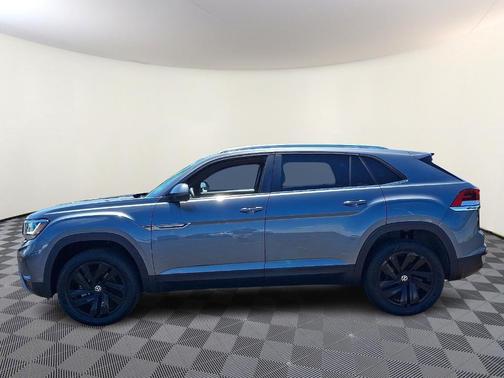 Platinum Gray Metallic 2023 Volkswagen Atlas Cross Sport 2.0T SE w/Technology