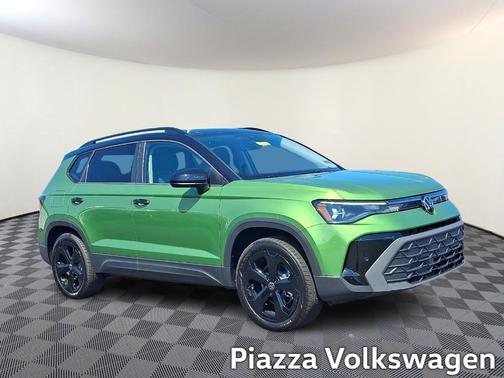 2025 Volkswagen Taos 1.5T SE Black
