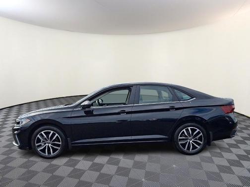 Deep Black Pearl Effect 2026 Volkswagen Jetta 1.5T SE