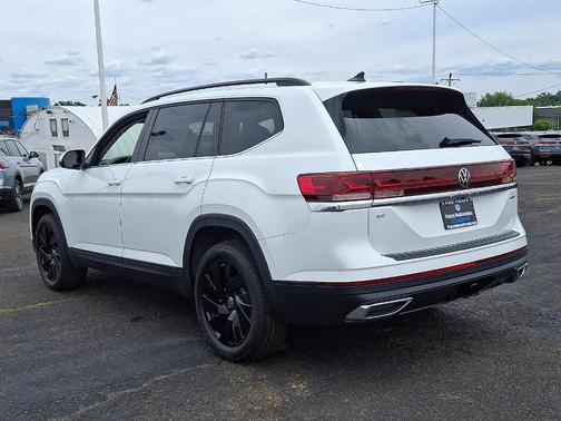 2025 Volkswagen Atlas 2.0T SE