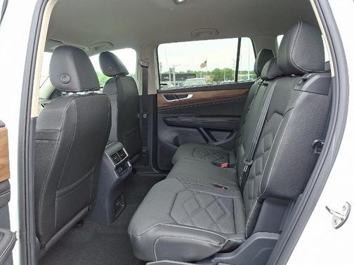 2025 Volkswagen Atlas 2.0T SE