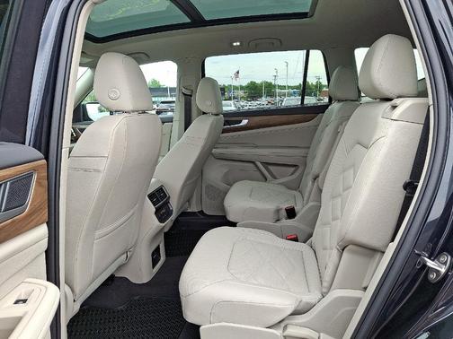 2025 Volkswagen Atlas 2.0T SE