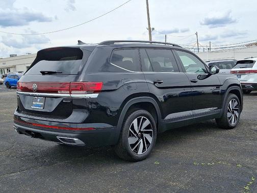 2025 Volkswagen Atlas 2.0T SE