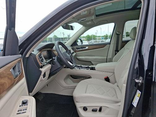 2025 Volkswagen Atlas 2.0T SE