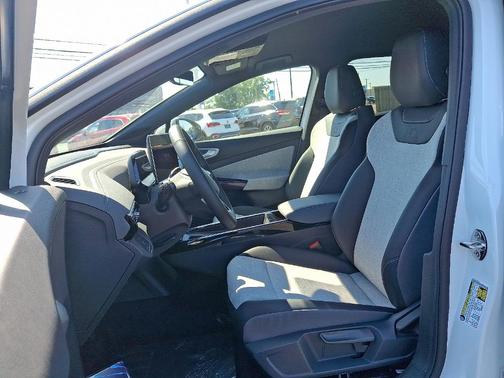 2025 Volkswagen ID.4 Pro