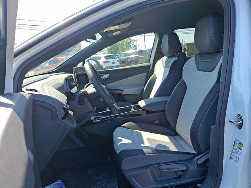 2025 Volkswagen ID.4 Pro