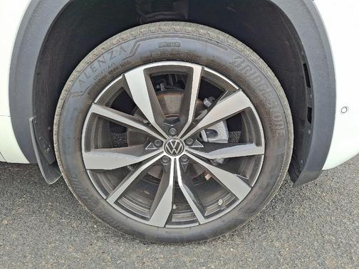 2024 Volkswagen Atlas Cross Sport 2.0T SEL Premium R-Line