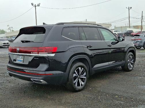 2025 Volkswagen Atlas 2.0T SE