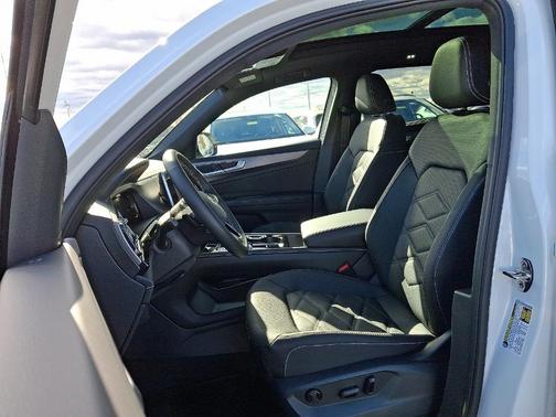 2026 Volkswagen Atlas Cross Sport 2.0T SE