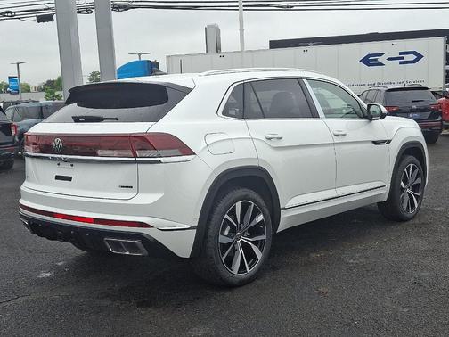 2025 Volkswagen Atlas Cross Sport 2.0T SEL Premium R-Line