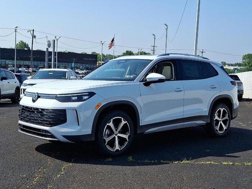2025 Volkswagen Tiguan 2.0T SE